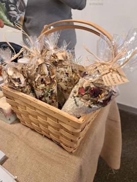 PESTRO DOGAJANJE NA ŠKOFLJICI 7